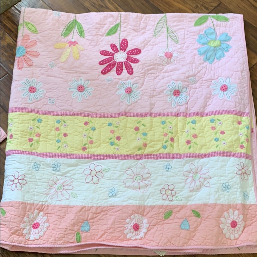 Pottery barn kids Happy daisy quilt